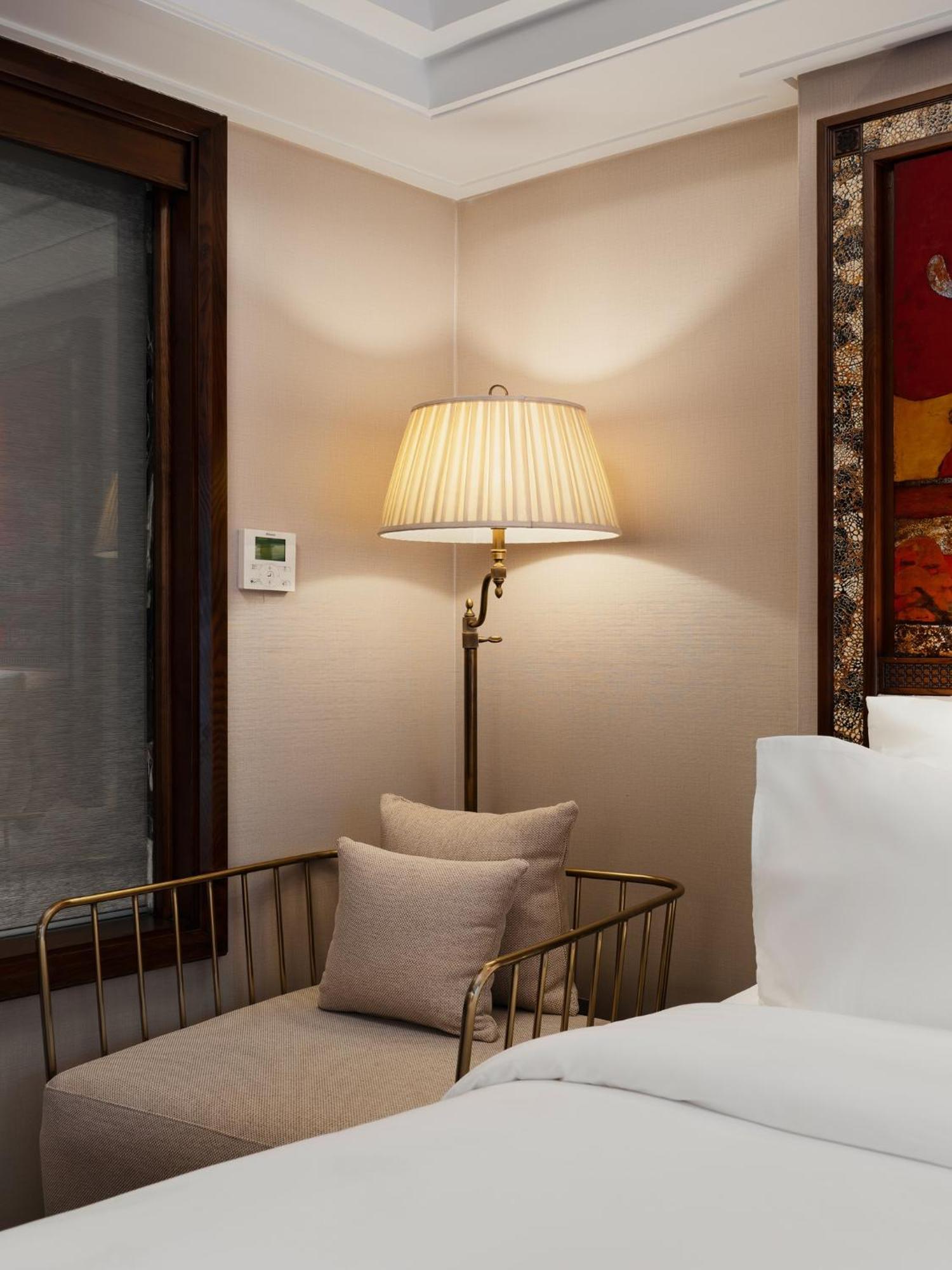Peridot Gallery Classic Hotel Ханой Екстериор снимка